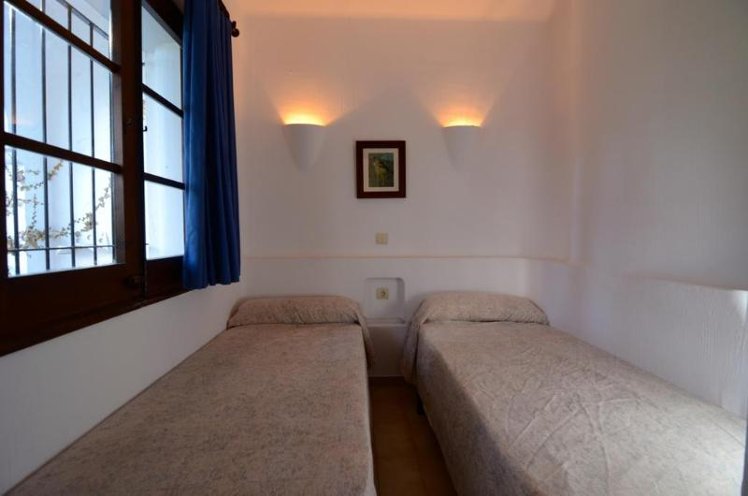 APARTMENT CAPACITY 7 THREE BEDROOMS Room