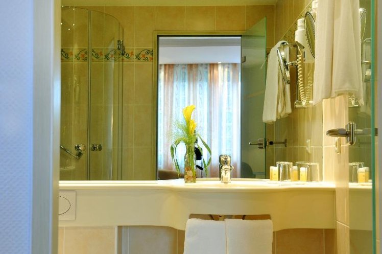 SINGLE COMFORT Room