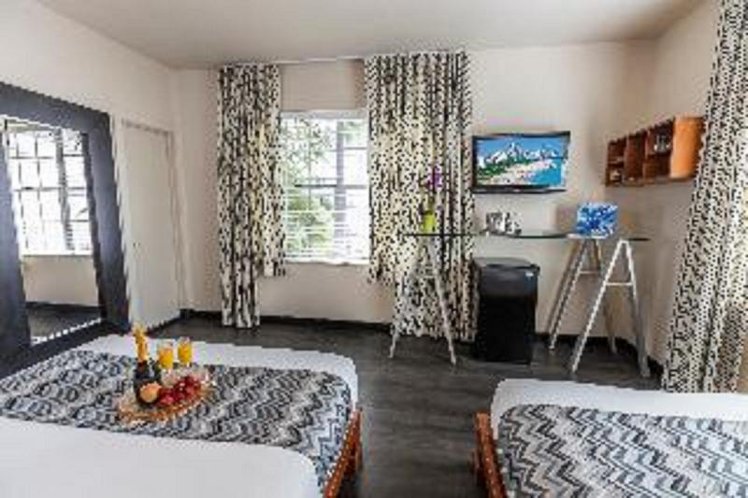 DOUBLE TWO DOUBLE BEDS Room