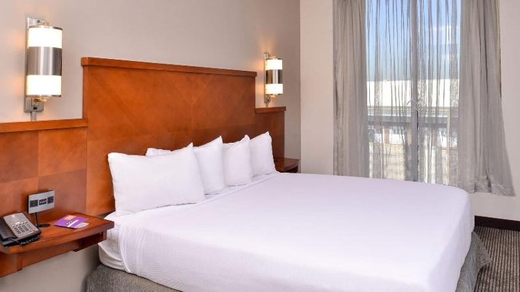 DOUBLE KING SIZE BED Room