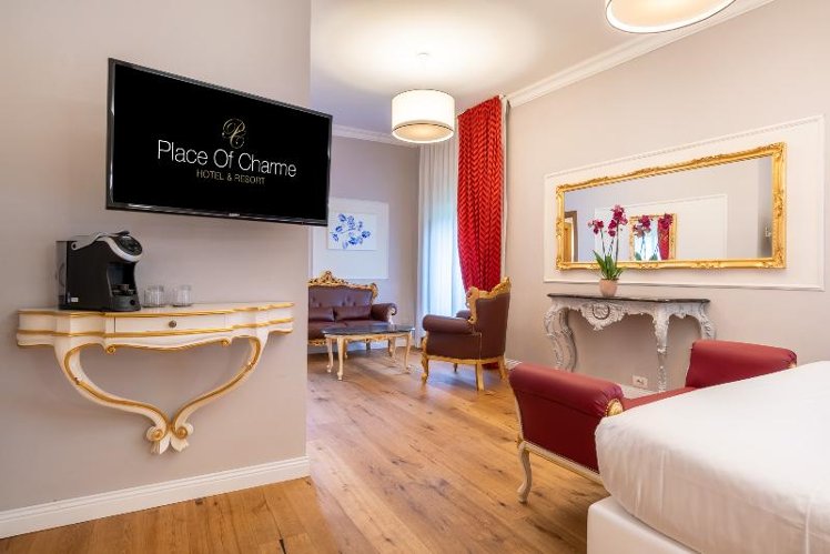 JUNIOR SUITE STANDARD Room