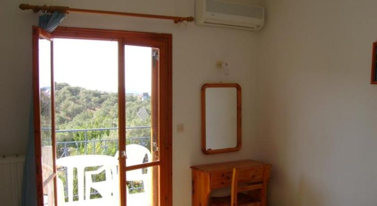 STUDIO ONE BED Room