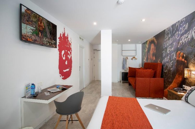 QUADRUPLE STANDARD Room
