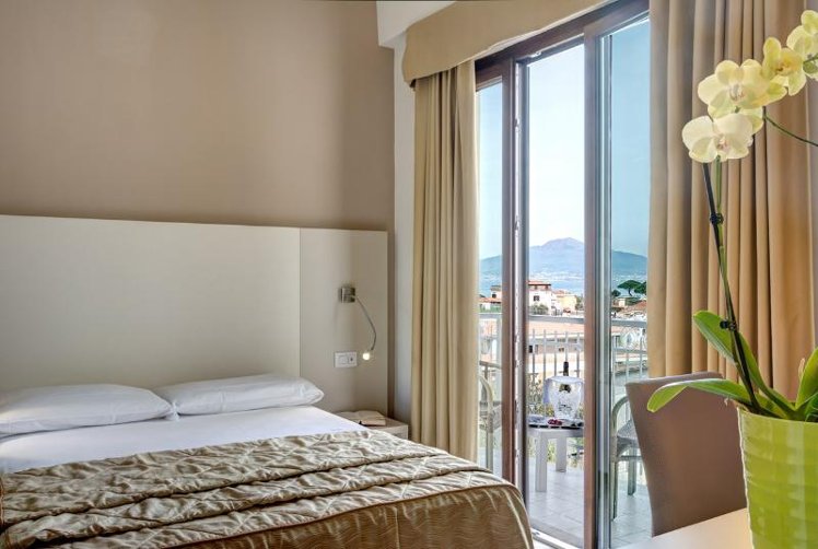 SINGLE STANDARD Room