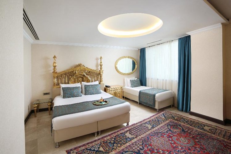 SUITE THREE BEDROOMS THREE BATHROOMS Room