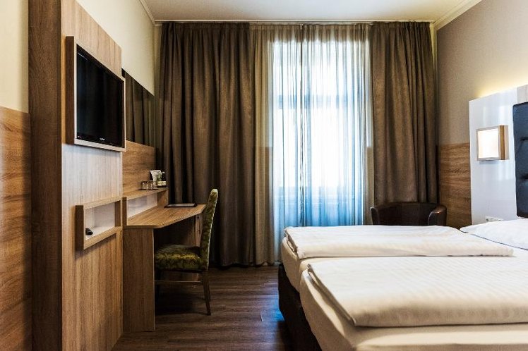 SINGLE STANDARD Room
