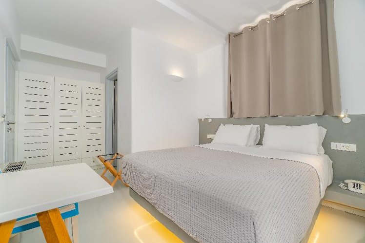 Double or Twin DELUXE Room