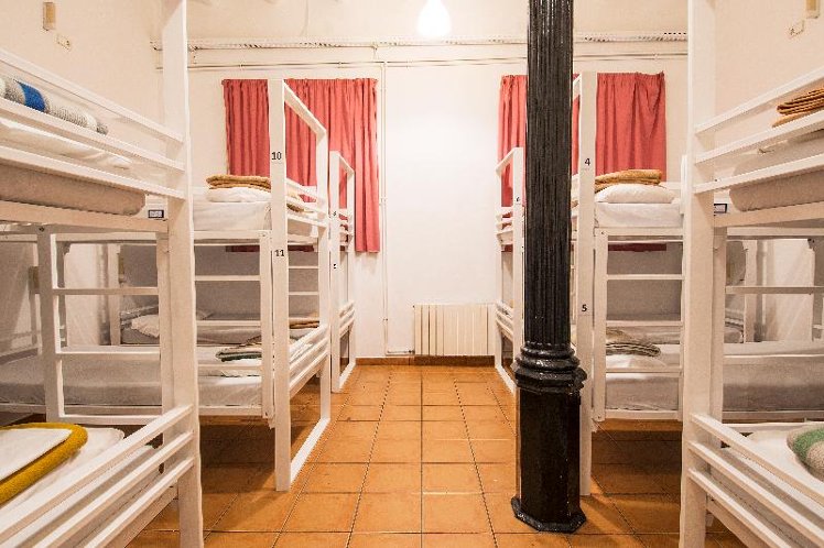 Bed in dormitory WITH SHARED BATHROOM Room