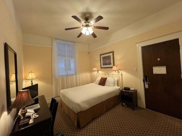 DOUBLE STANDARD Room