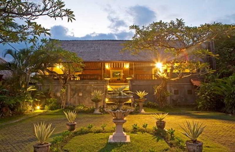 Villa Aya