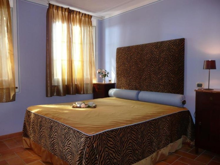 DOUBLE STANDARD Room