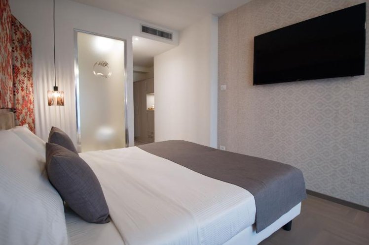DOUBLE SUPERIOR LAKE VIEW Room