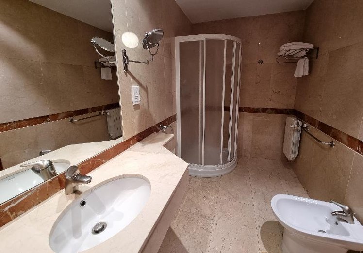 TRIPLE STANDARD Room