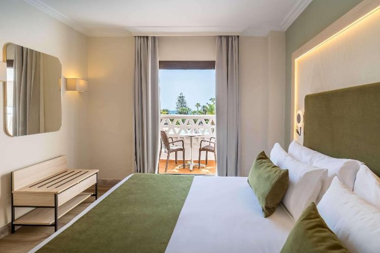 Double or Twin POOL VIEW Room