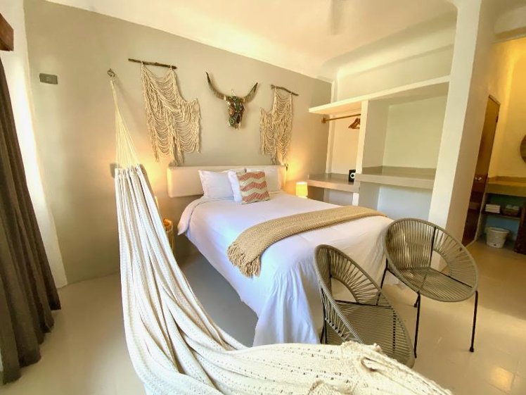 DOUBLE QUEEN SIZE BED Room