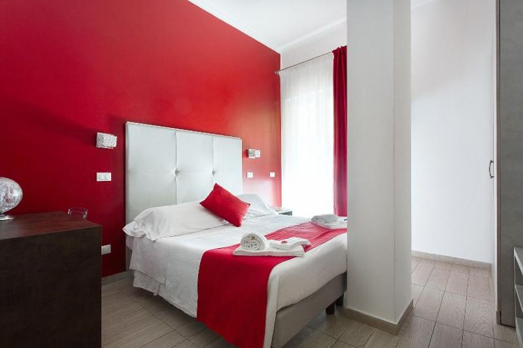DOUBLE SINGLE USE WITH DOUBLE BED Room