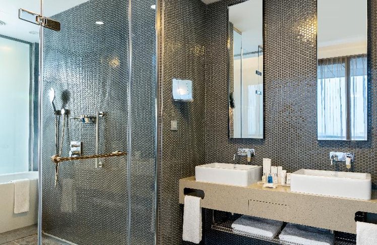 JUNIOR SUITE CITY VIEW Room