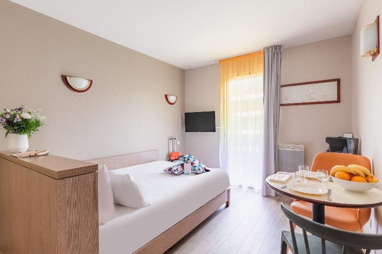 STUDIO WITH DOUBLE BED Room