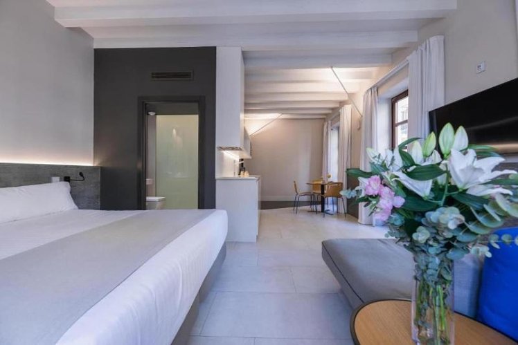 SUITE DELUXE ONE BED Room