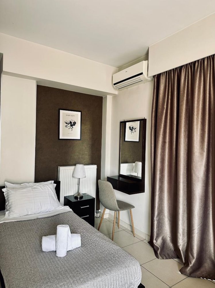 TRIPLE STANDARD Room
