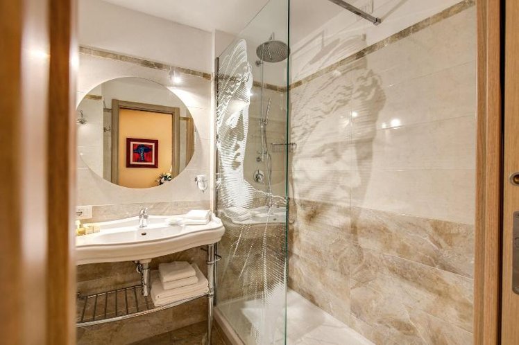 TWIN DELUXE Room