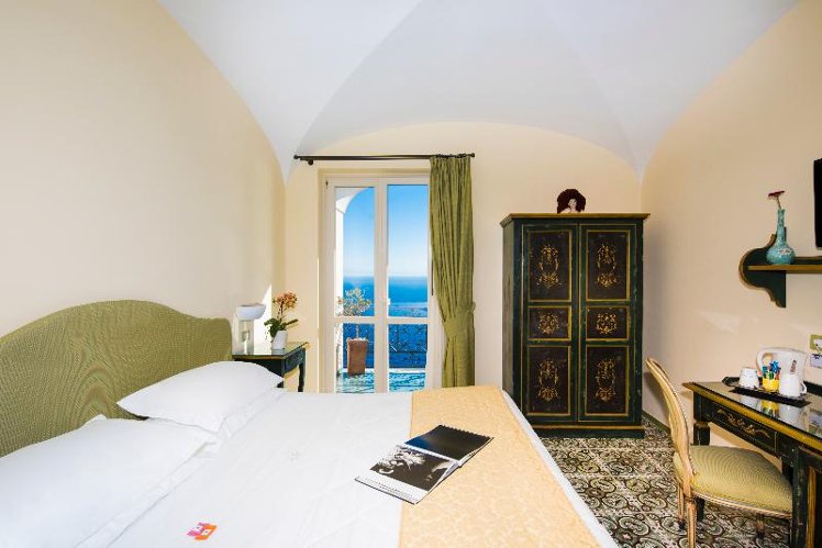 DOUBLE SUPERIOR Room