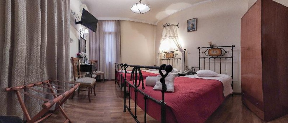 TRIPLE STANDARD Room