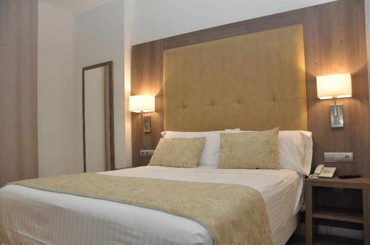 DOUBLE ONE BED Room