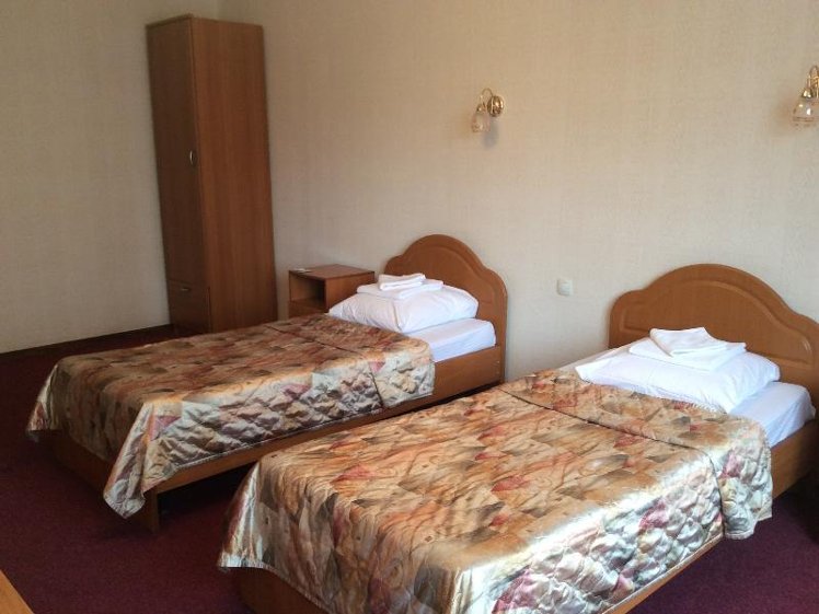 TWIN TWO BEDS Room