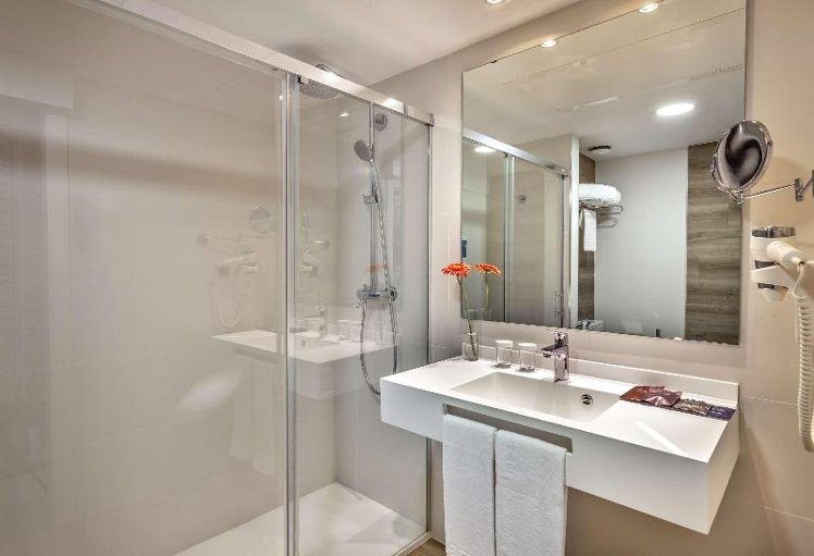 DOUBLE STANDARD Room