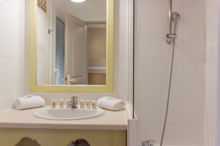 APARTMENT CAPACITY 5 Room
