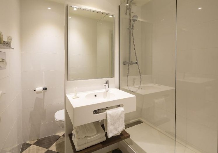DOUBLE STANDARD Room