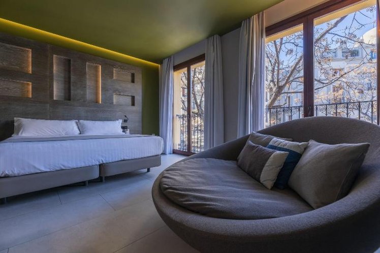 SUITE DELUXE ONE BED Room