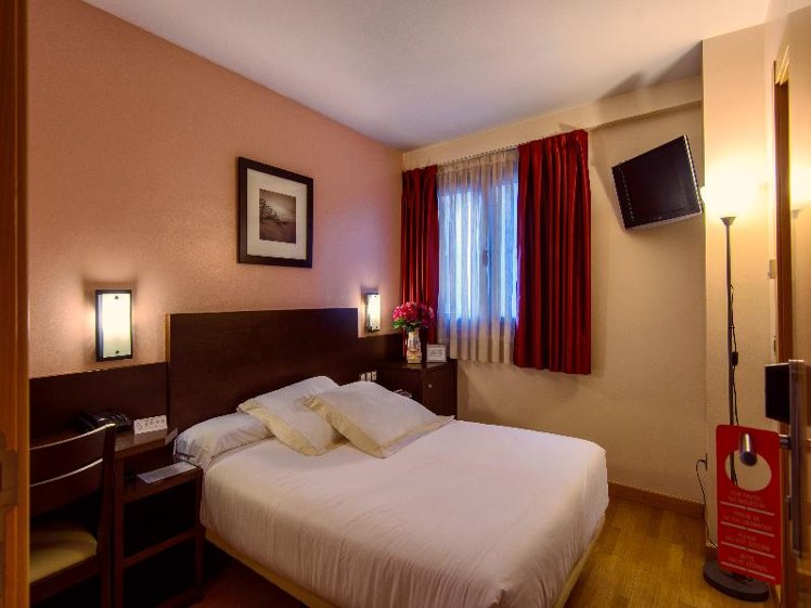 SINGLE STANDARD Room