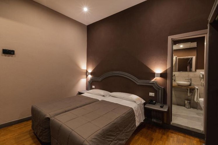 DOUBLE STANDARD Room