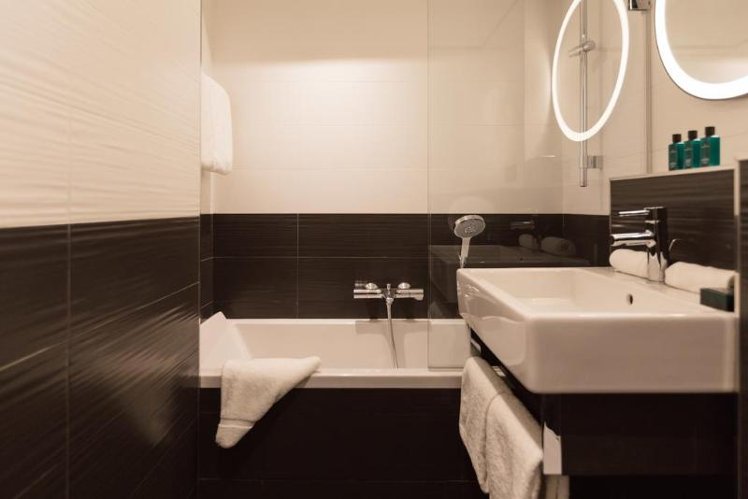 DOUBLE STANDARD Room