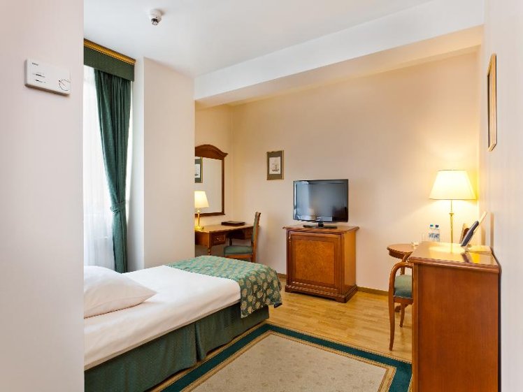 SINGLE STANDARD Room