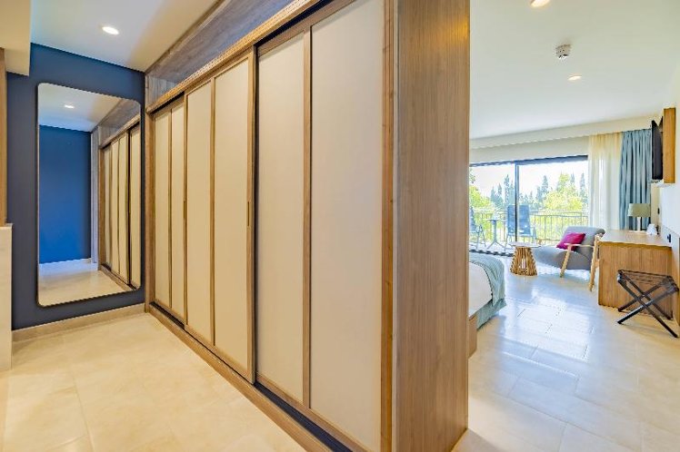 DOUBLE STANDARD Room