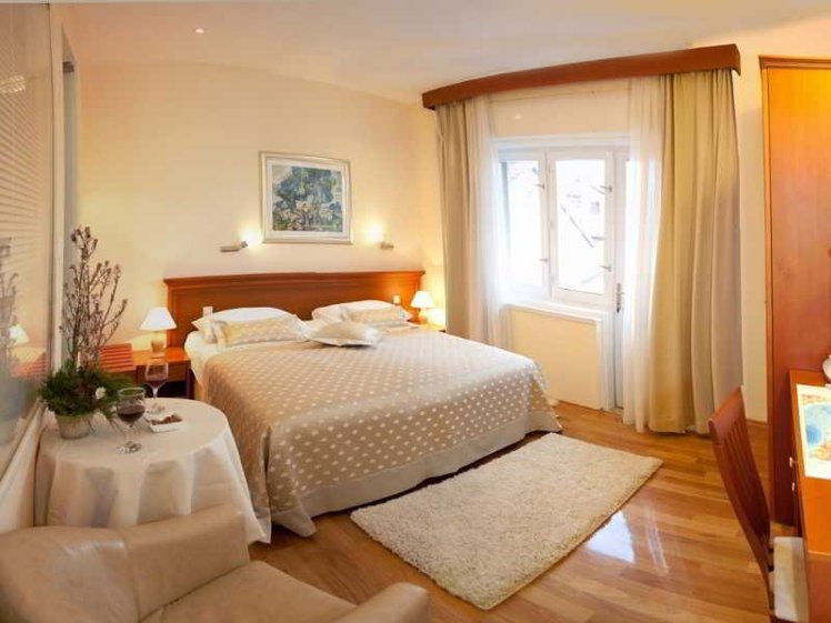 Hotel Royal Suites