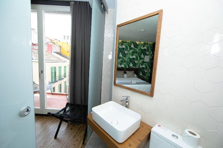 SINGLE WITH BALCONY Room