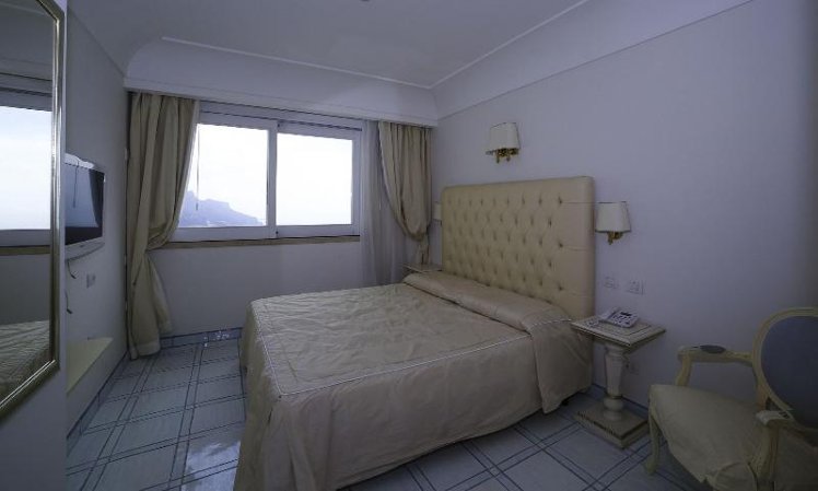 DOUBLE ECONOMY Room