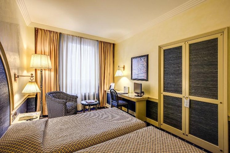 DOUBLE CONNECTING ROOM Room