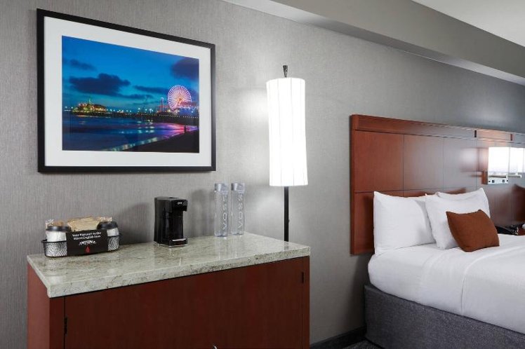 DOUBLE KING SIZE BED Room