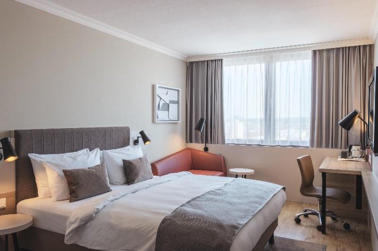 DOUBLE Accessible-Queen Size Bed Room