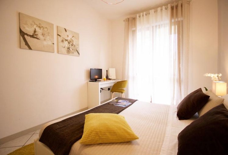 APARTMENT TWO BEDROOMS ONE BATHROOM Room