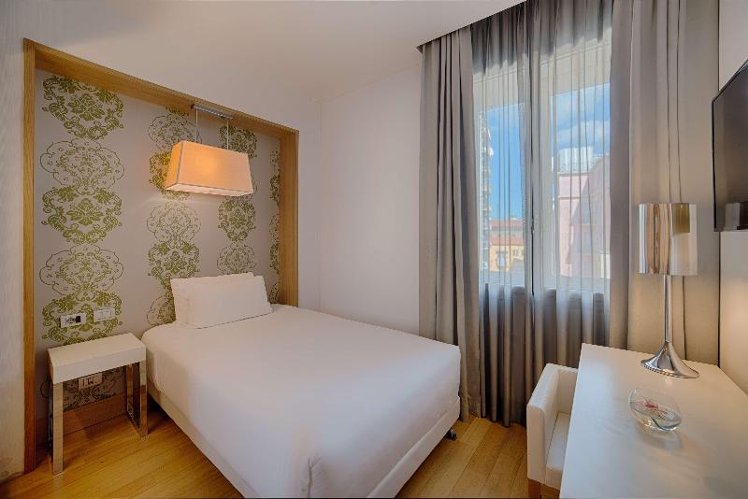 SINGLE SUPERIOR Room
