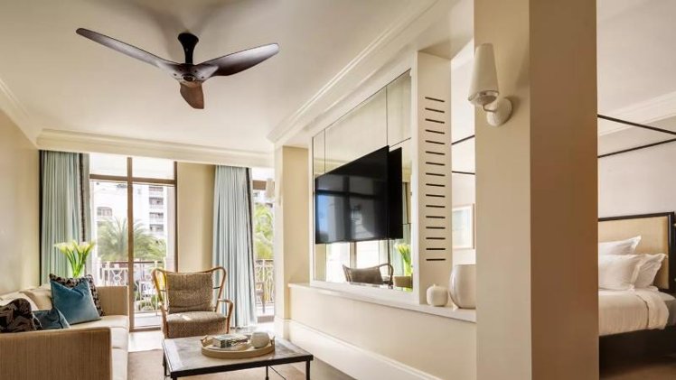 STUDIO GARDEN VIEW KING BED Room