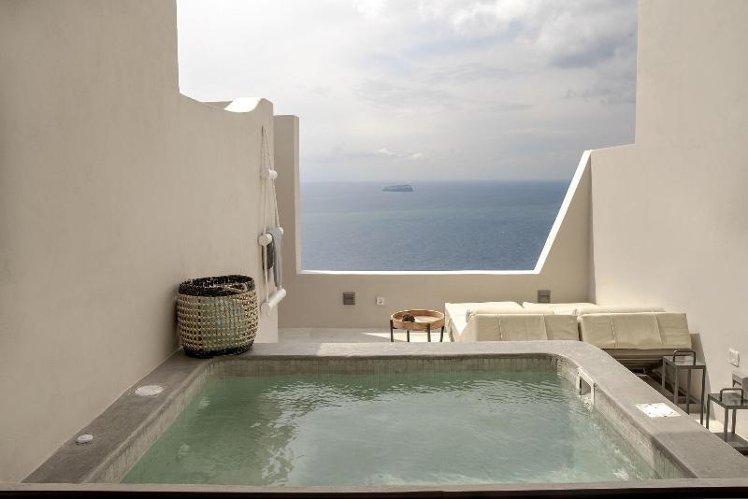 DOUBLE WITH JACUZZI Room