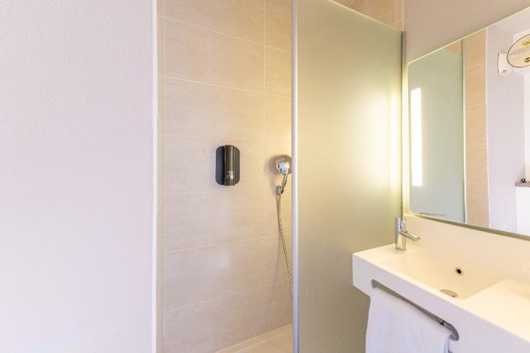DOUBLE STANDARD Room