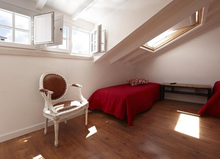 TRIPLE ECONOMY Room